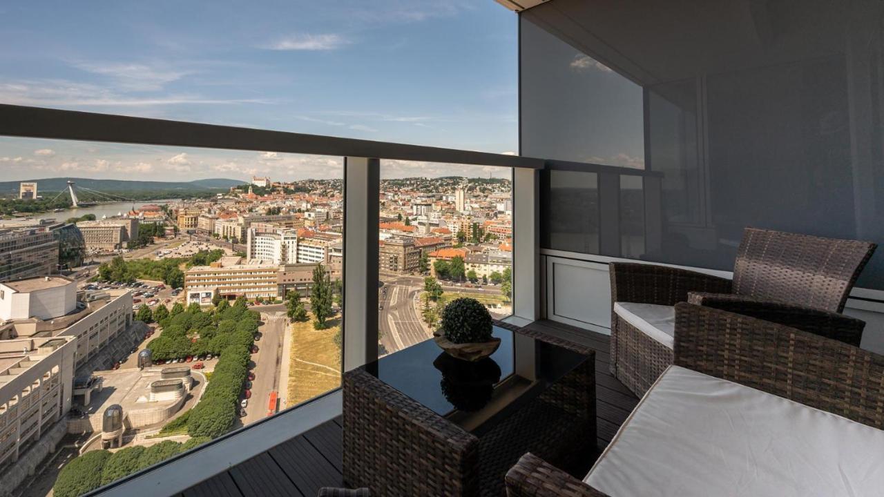 Panorama - Sunset And Castle View, 22Nd Floor, Garage, Ac Apartment Bratislava Luaran gambar